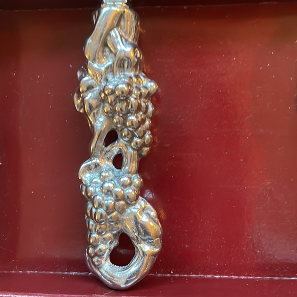 ARTHUR COURT Cheese Servers (2) Grape Pattern New in Box - Picture 2 of 8